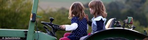 events_evinum_weinberge_Kinder_traktor